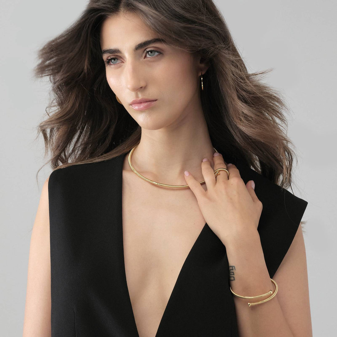 Collana Donna Unoaerre Bronzo Dorato Maglia Chiodo Semirigida 566170