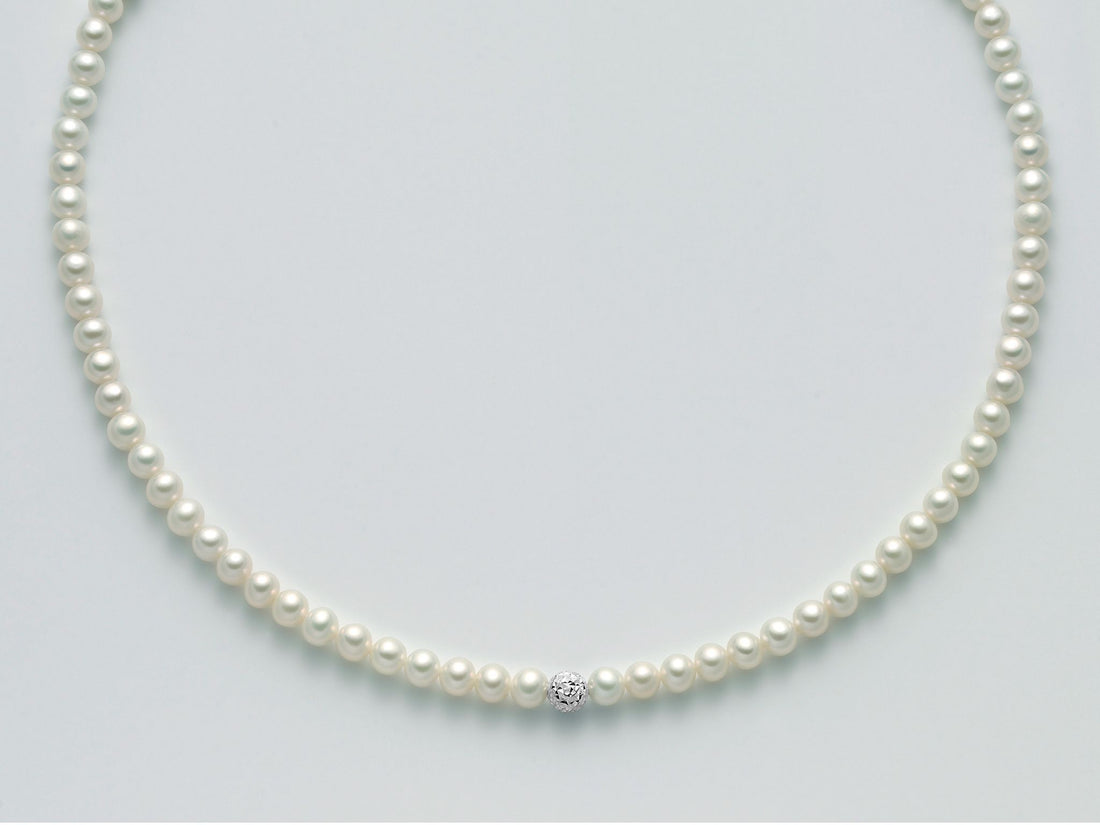 Collana perle Miluna  con 4 inserti in oro bianco 750 diamantata PCL3080V