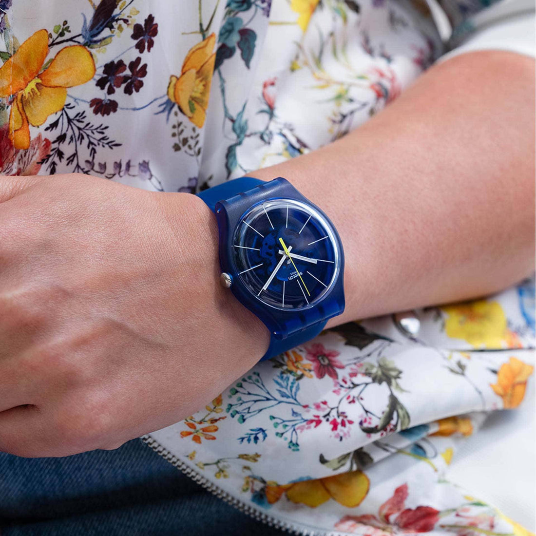 Orologio Uomo Swatch Quarzo Solo Tempo Blu Scheletrato Blue Sirup SUON142