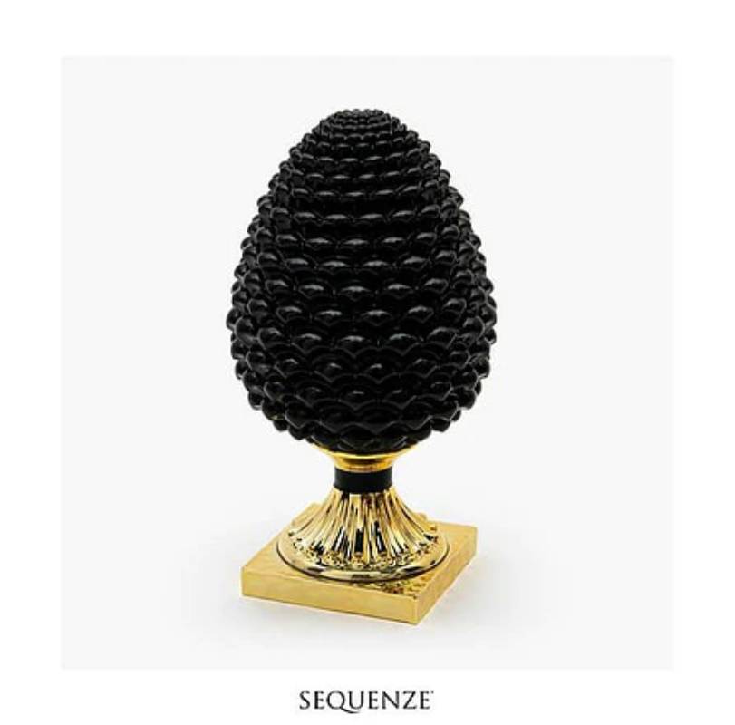 Pigna Sequenze Colore Nero Resina Base Dorata 27 Cm PG0122/2
