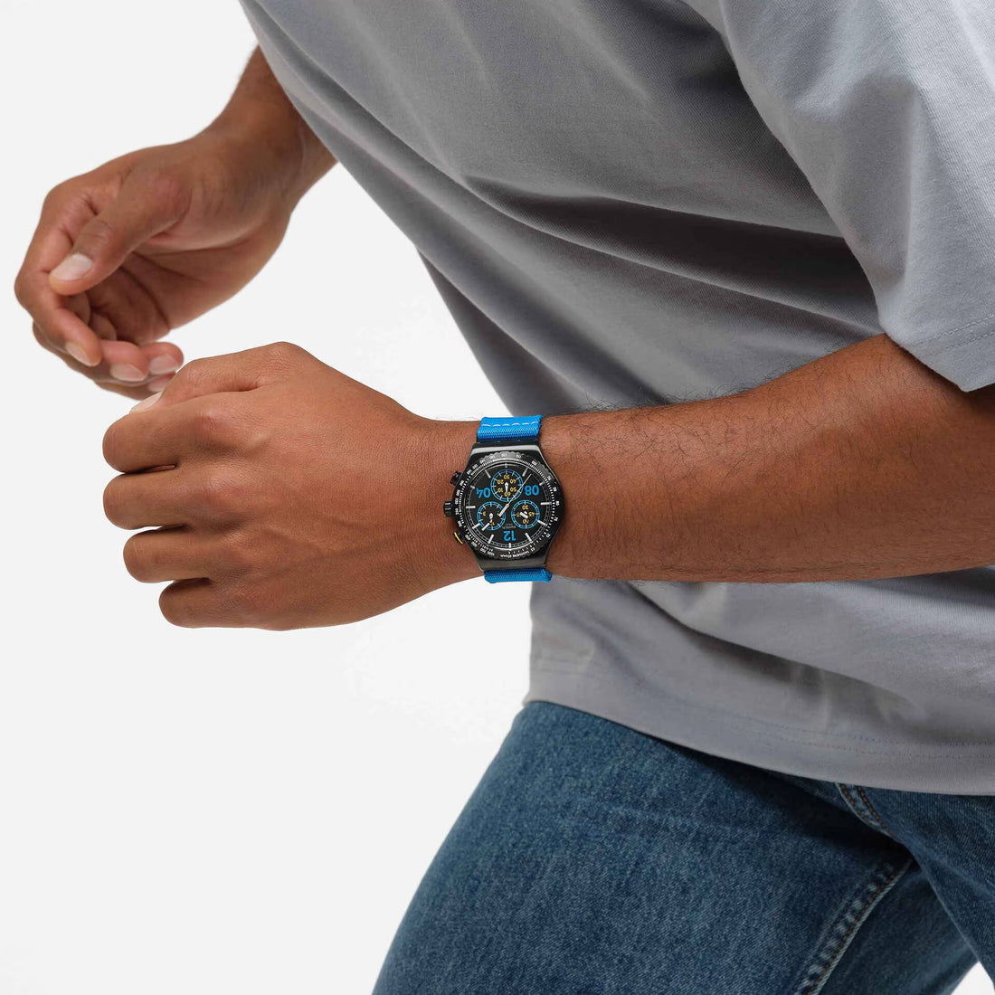 Orologio Unisex Swatch MOMENT'S IN BLUE Nero Cronografo YVB100