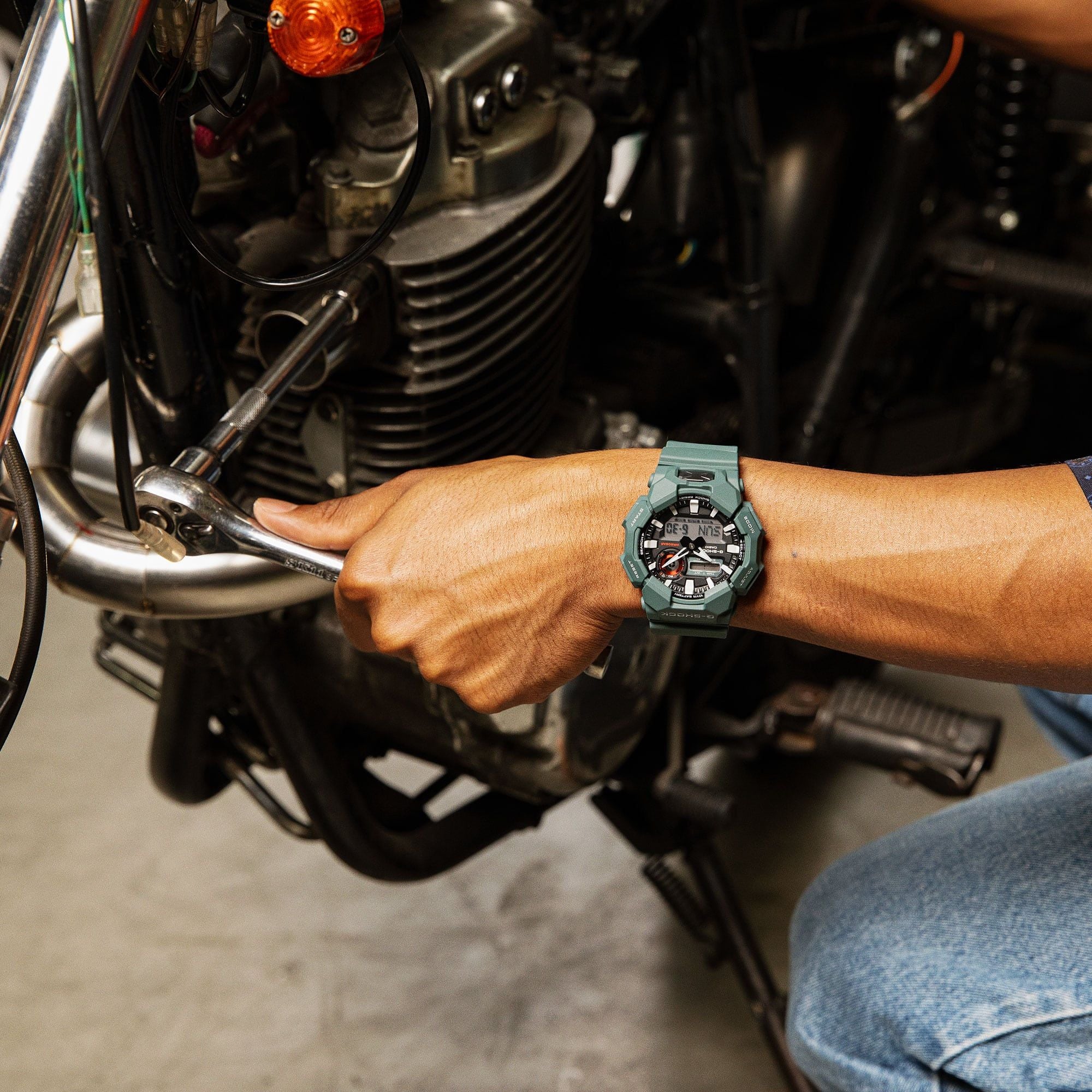 Orologio Uomo Casio G-SHOCK Blu Petrolio 10 Anni Batteria GA-010-2AER