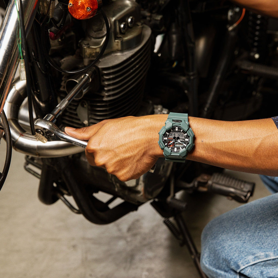 Orologio Uomo Casio G-SHOCK Blu Petrolio 10 Anni Batteria GA-010-2AER