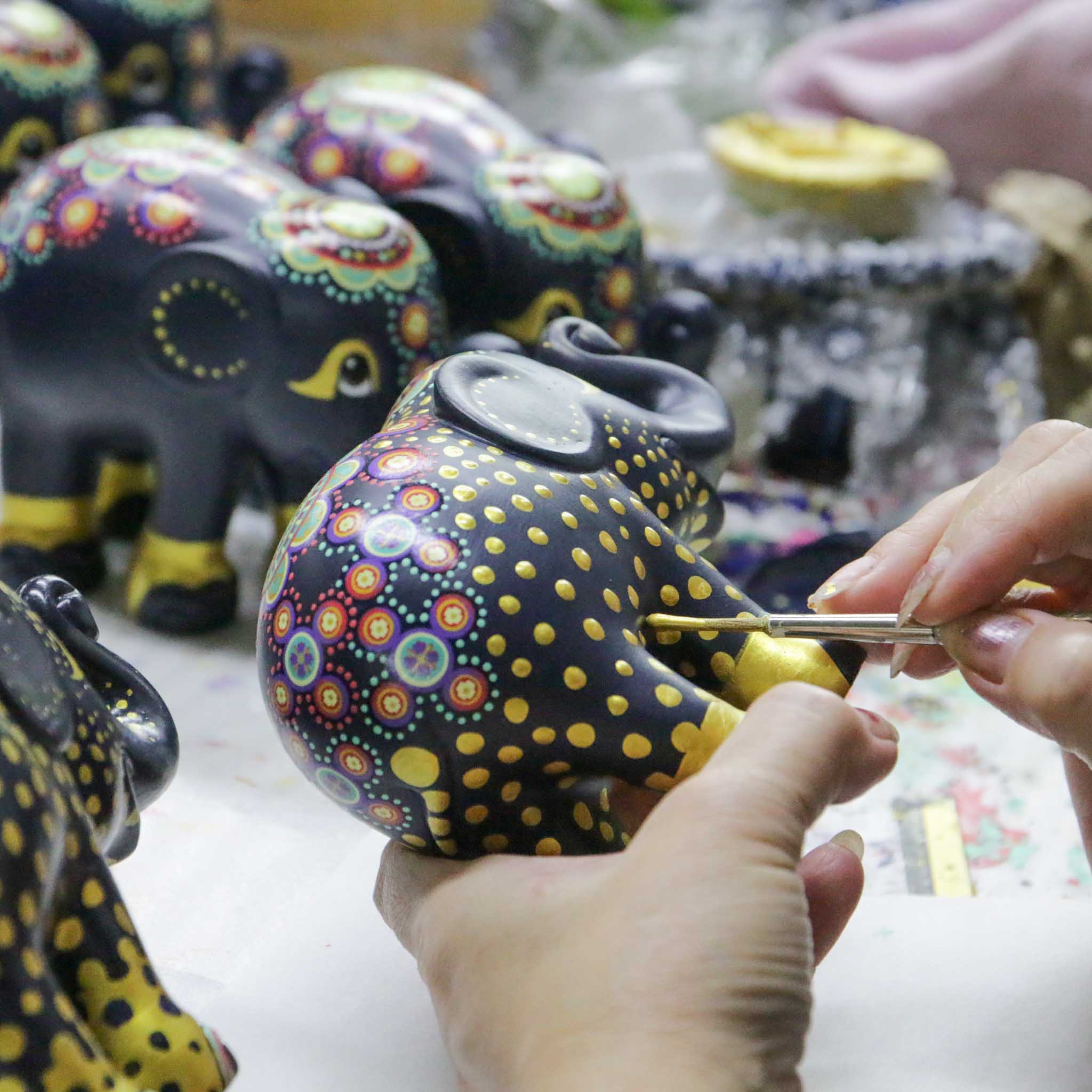 Elephant Parade Onylux Happy Bindi 20 Cm 8858831262362
