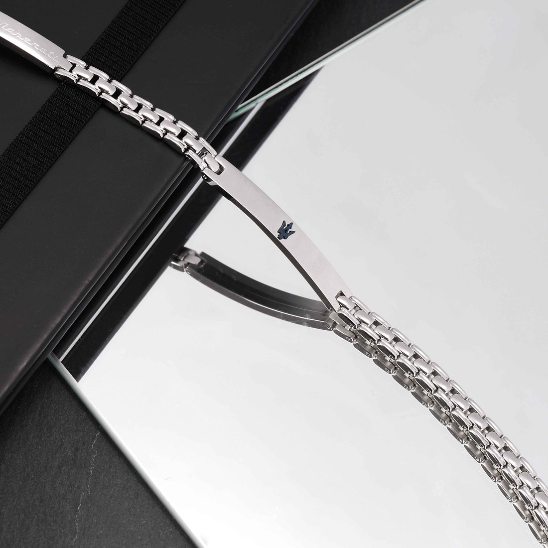 Bracciale Uomo Acciaio Maserati Centrale Semirigido JM421ATK19
