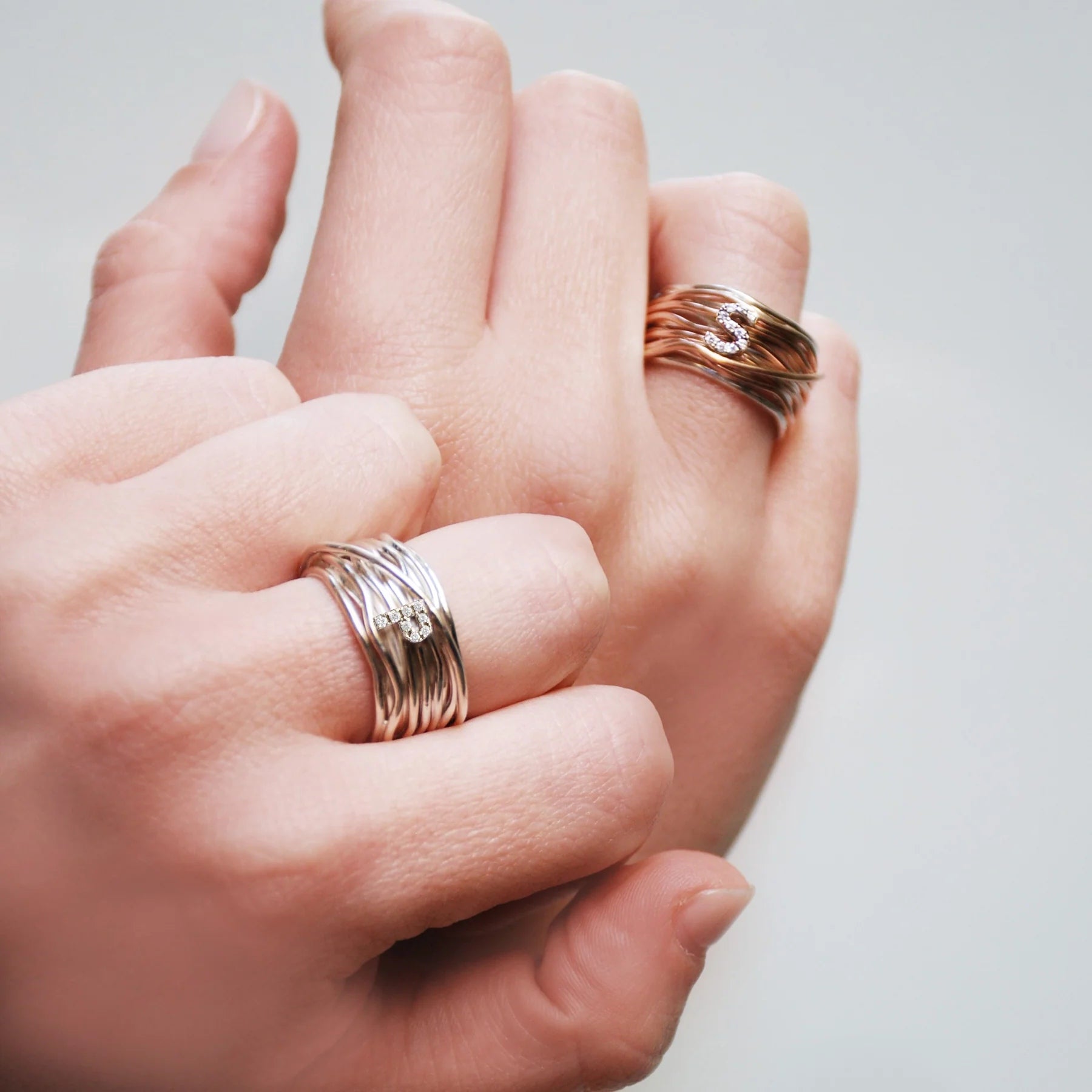 Anello Donna Filodellavita Iniziale M 13 Fili Argento Diam.Bianchi AN290A