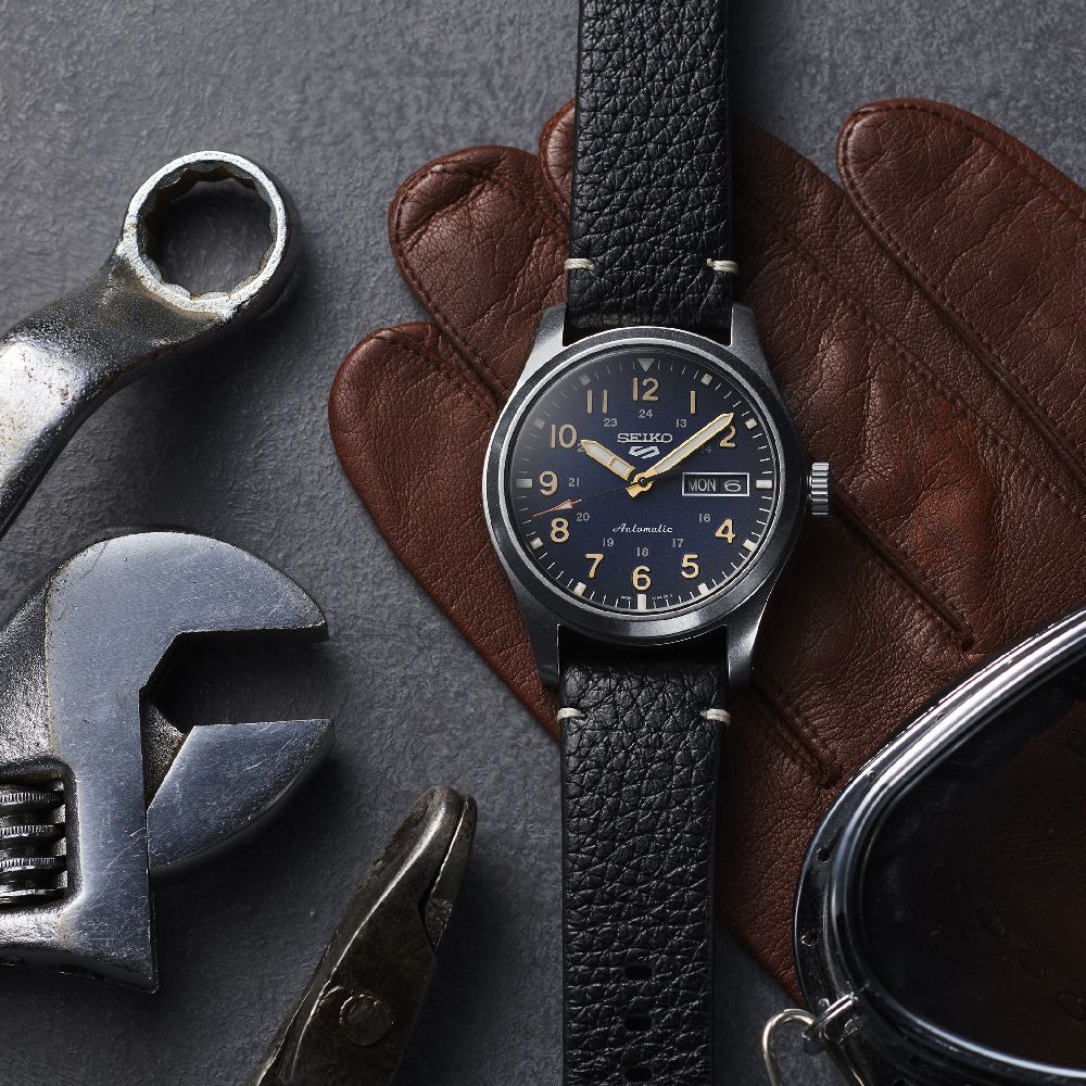 Orologio Uomo Seiko 5 Automatico Quadrante Blu Numeri Doppia Data SRPG39K1