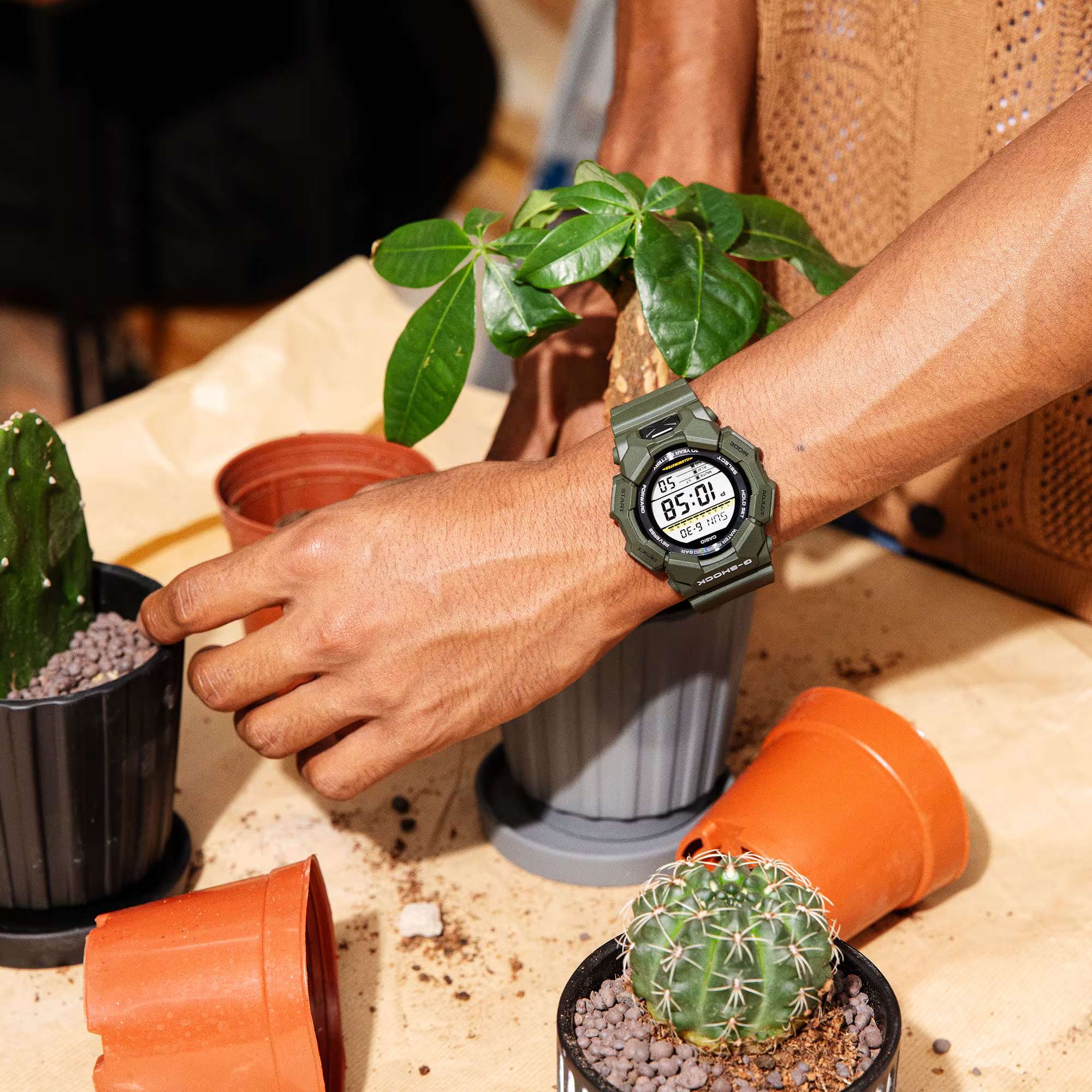 Orologio Uomo Casio G-SHOCK Verde Militare Digitale 10 Anni Batteria GA-010-3ER