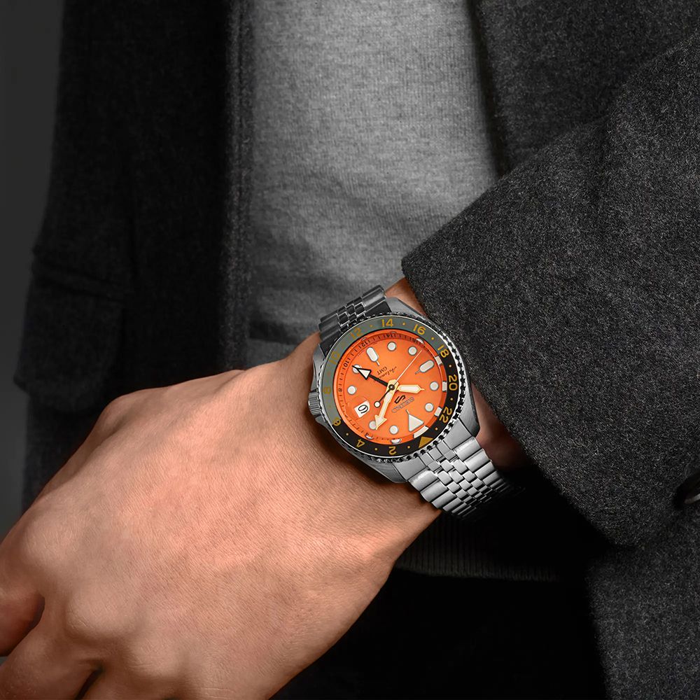 Orologio Uomo Seiko 5 Automatico GMT Arancione Acciaio Jubilè Ghiera Nera SSK005K1
