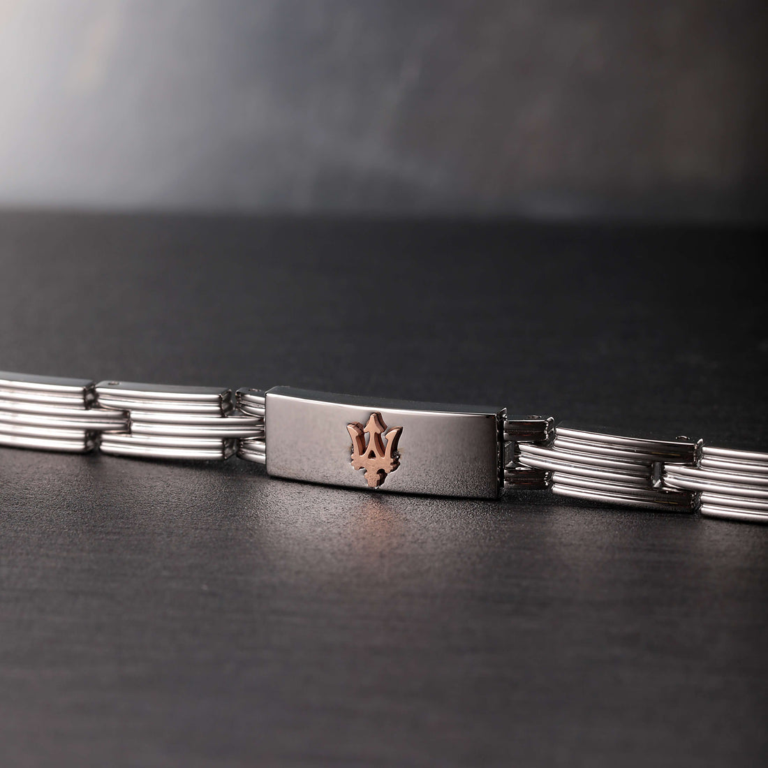 Bracciale Uomo Acciaio Maserati Semirigido Targhetta Centrale Logo Rosè JM121ATK12
