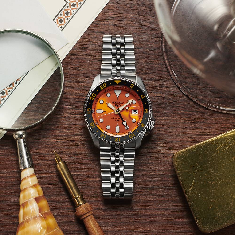 Orologio Uomo Seiko 5 Automatico GMT Arancione Acciaio Jubilè Ghiera Nera SSK005K1