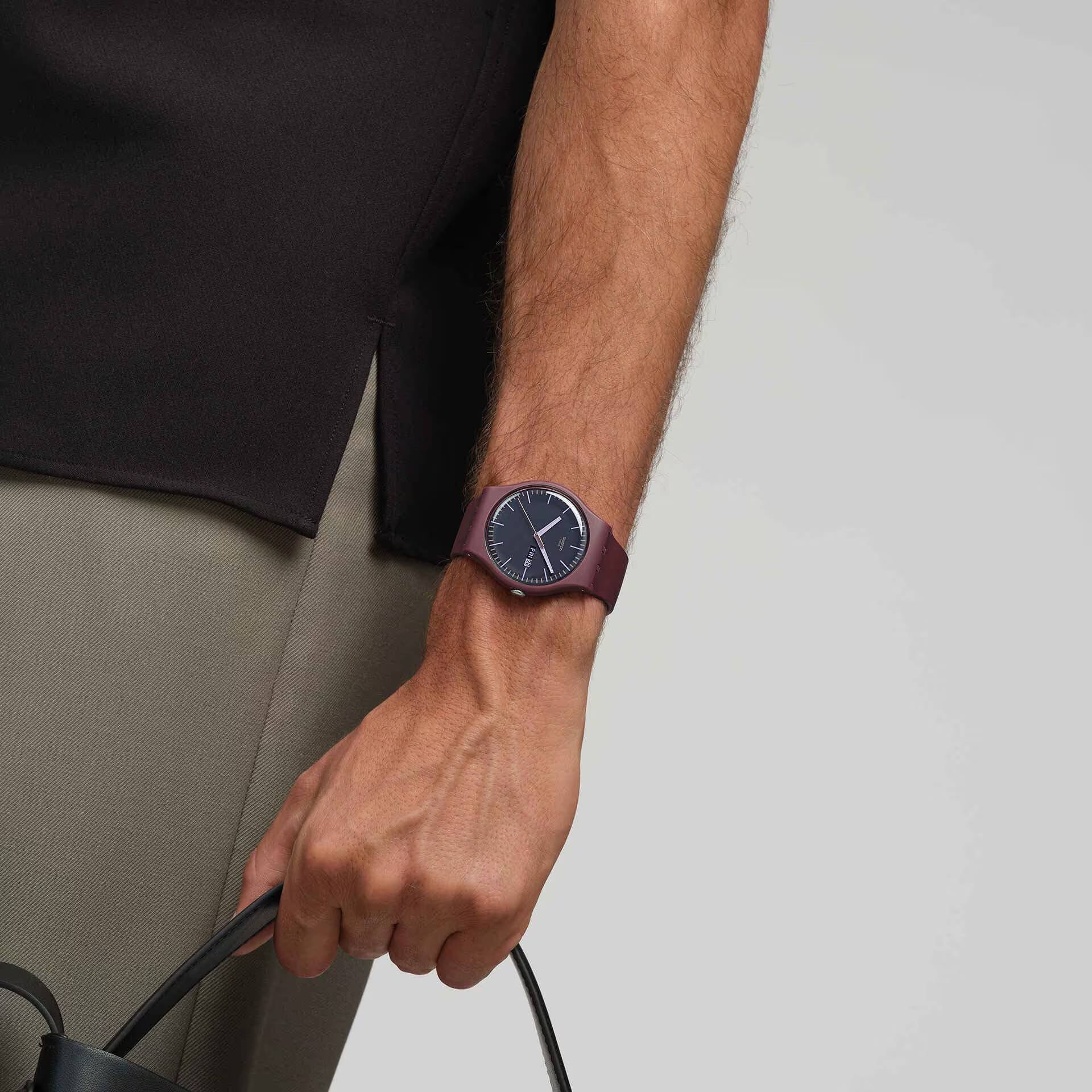 Orologio Unisex Swatch BURGUNDY BERRY Doppia Data Nero Marrone SO29R707