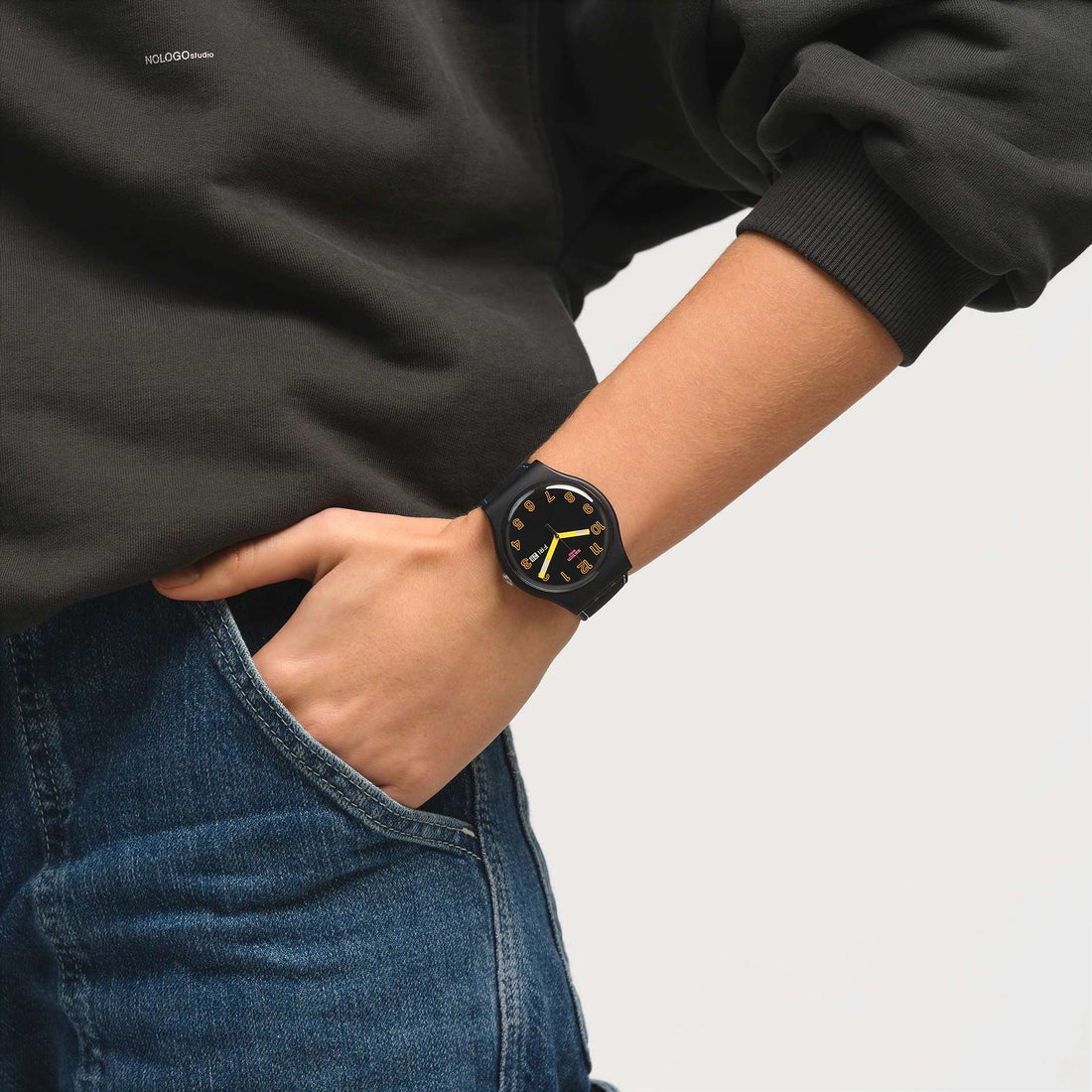 Orologio Unisex Swatch Quarzo Doppia Data Dark Glow Numeri Fluo Nero SO29B707