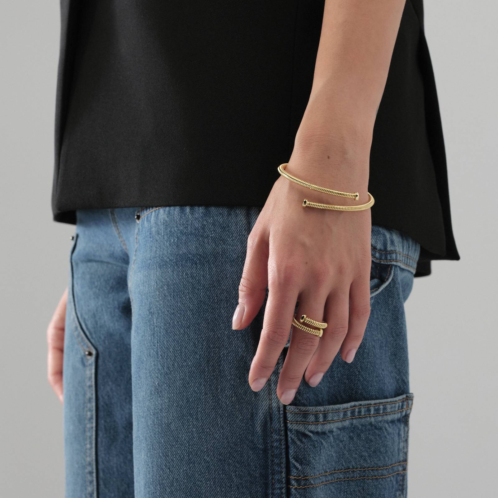 Bracciale Donna Unoaerre Bronzo Dorato Maglia Chiodo Semirigido 566159