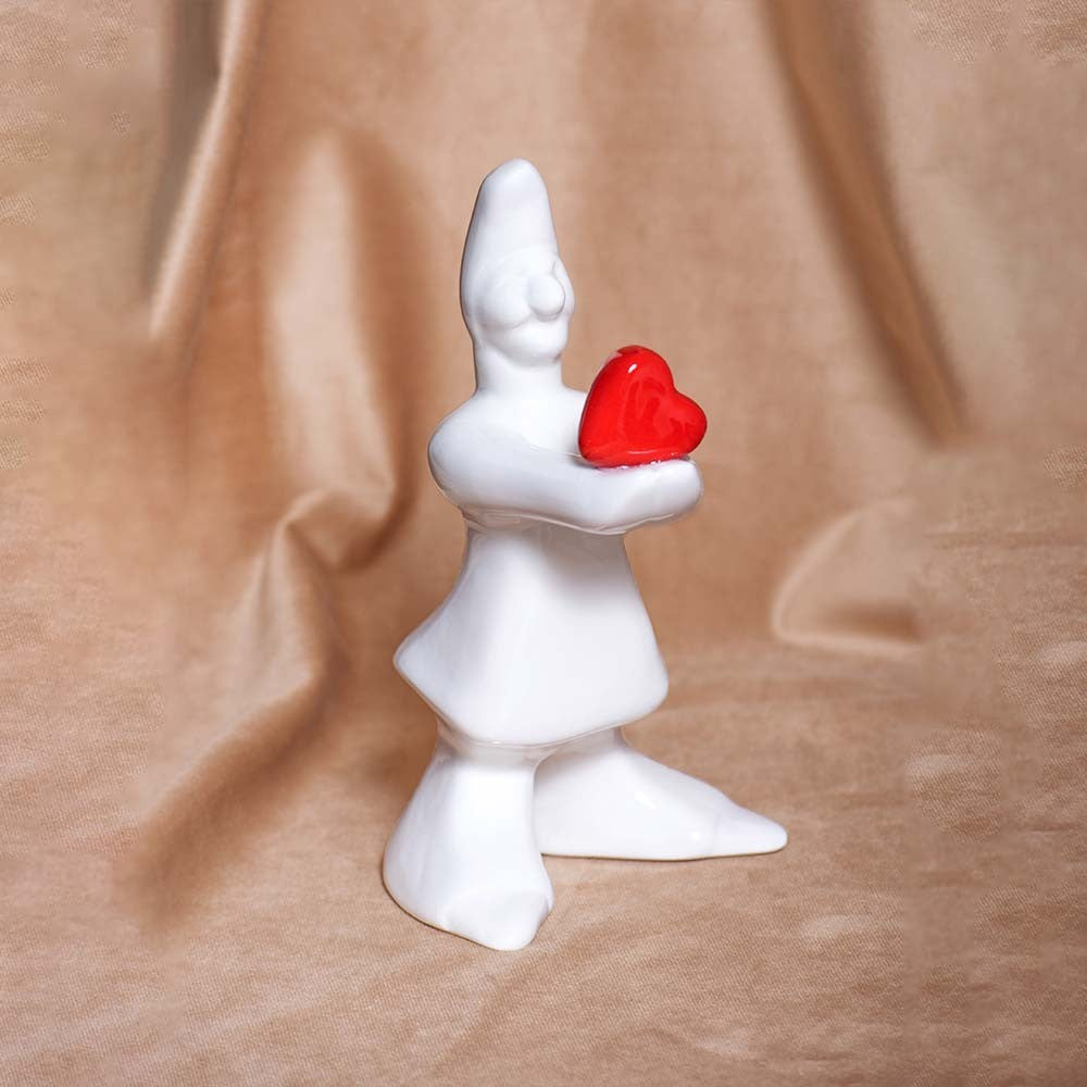 Scultura Pulcinella Novus Amore Ceramica Bianca Macrì TE096