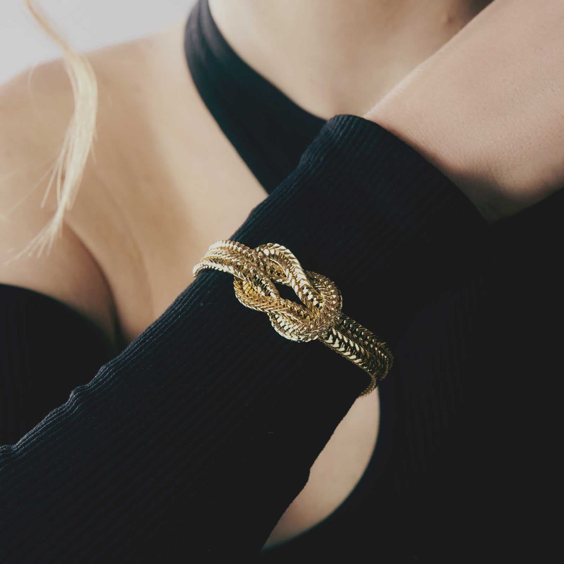 Bracciale Donna Unoaerre Due Fili Coda Di Volpe E Nodo Bronzo Dorato 540228