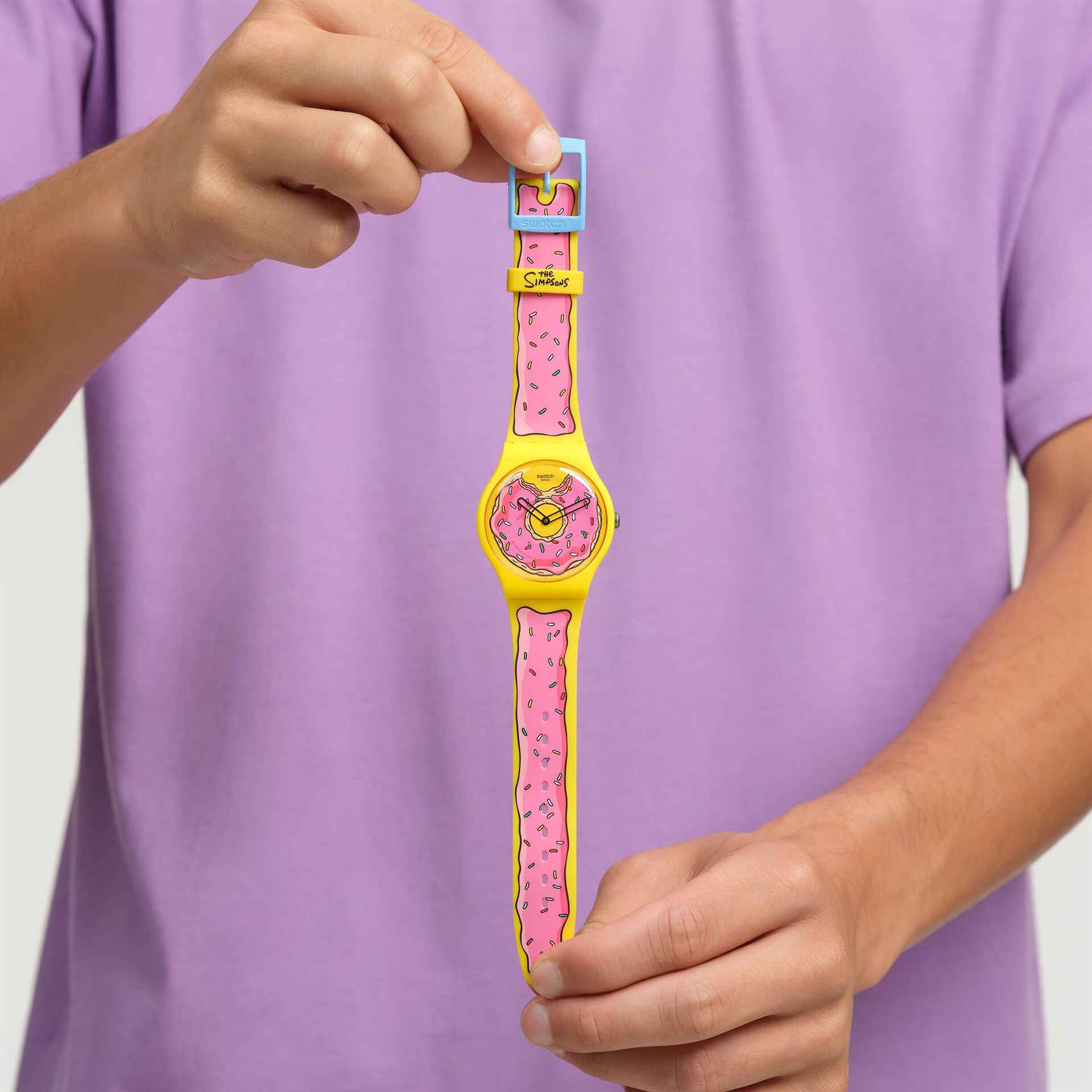 Orologio Unisex Swatch The Simpson Ciambella Homer Quarzo Solo Tempo Giallo SO29Z134