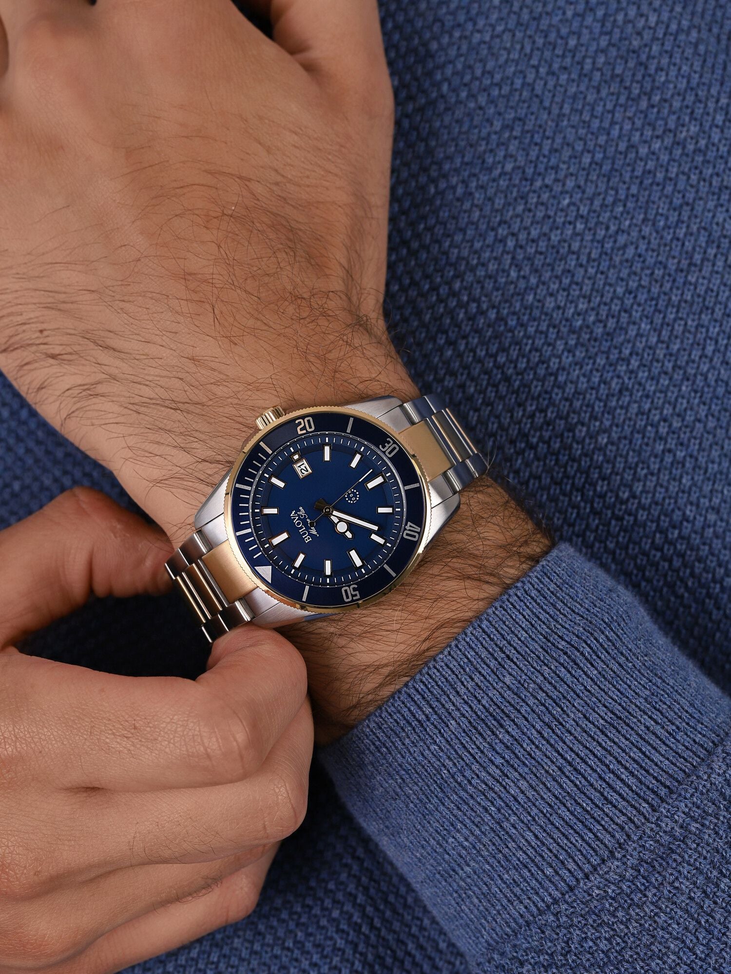 Orologio Uomo Bulova Quarzo Solo Tempo Marine Star Blu Acciaio Bicolore Data 98B334