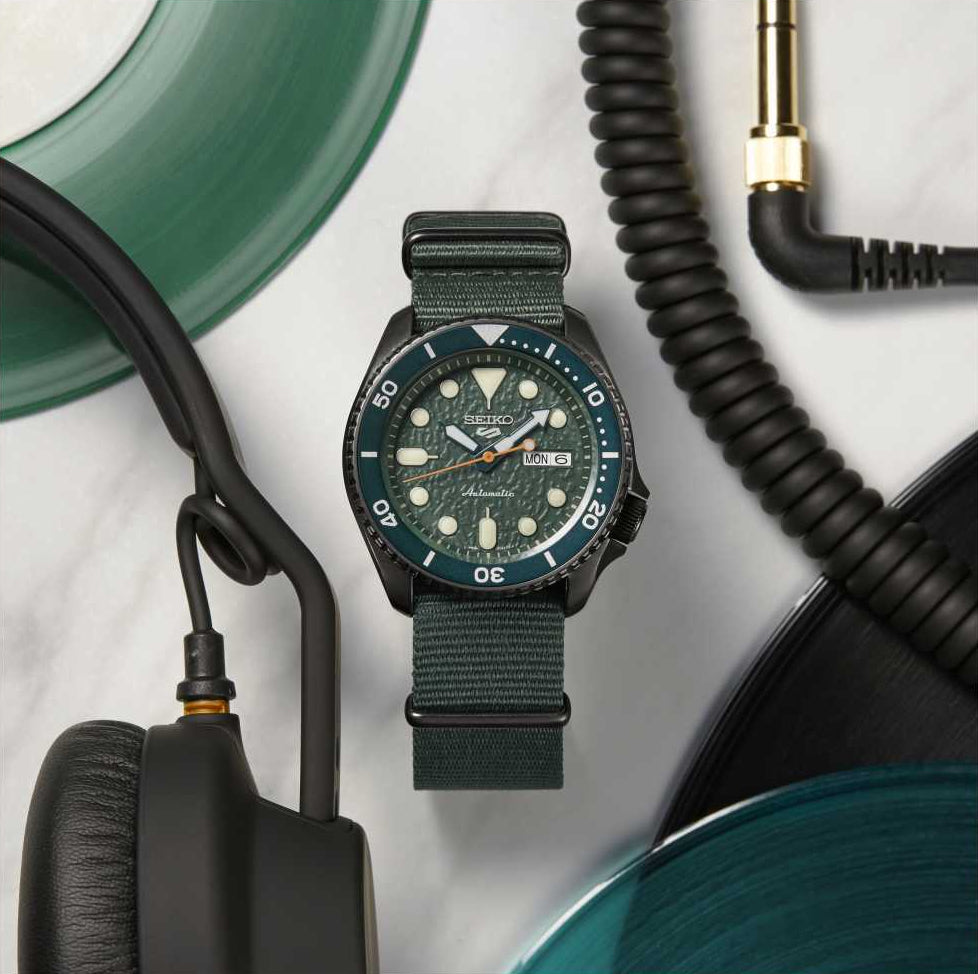 Orologio Uomo Seiko 5 Sport Acciaio Nato Verde Automatico Doppia Data SRPD77K1