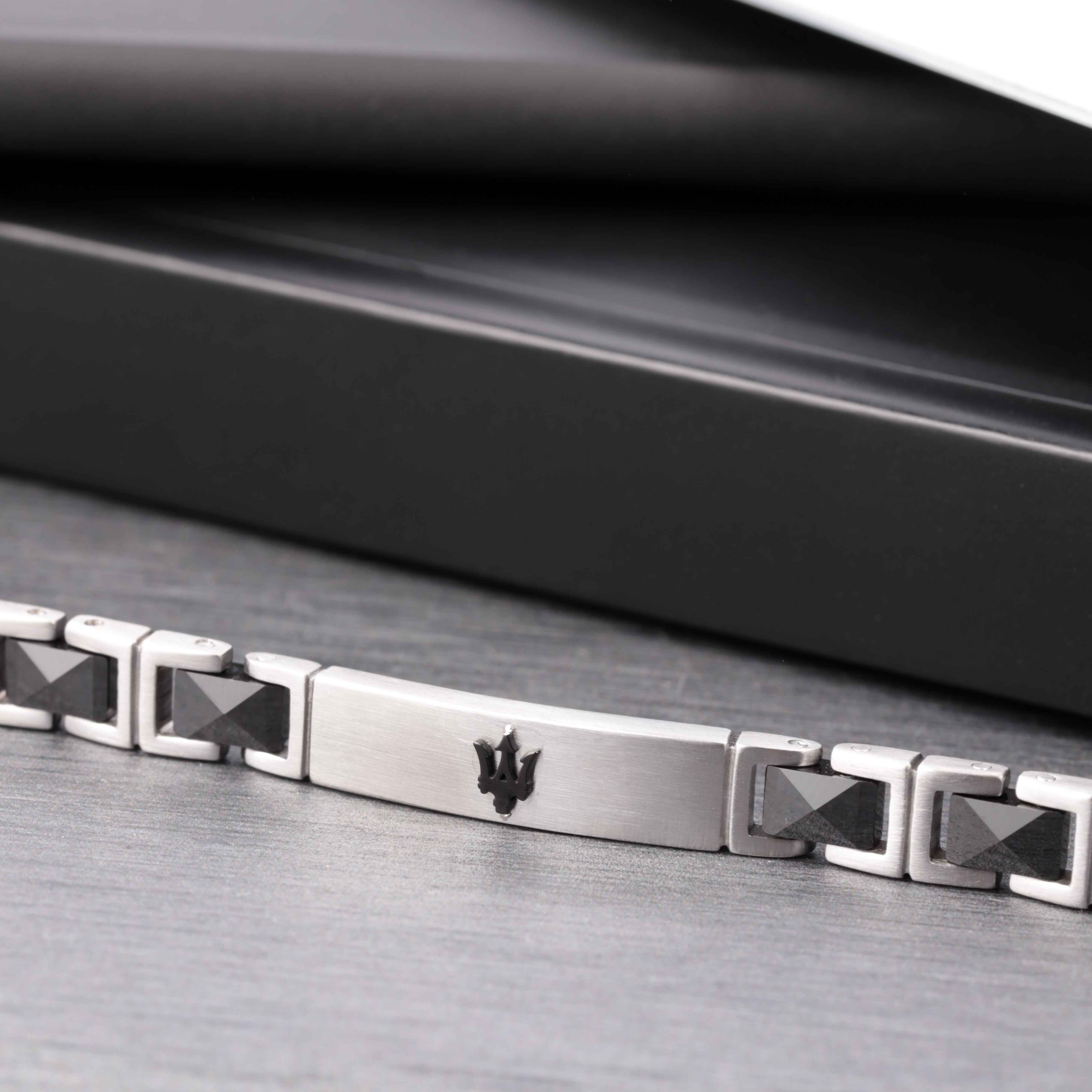 Bracciale Uomo Maserati Acciaio Semirigido Ceramica Nera Sfaccettata JM420ATI06