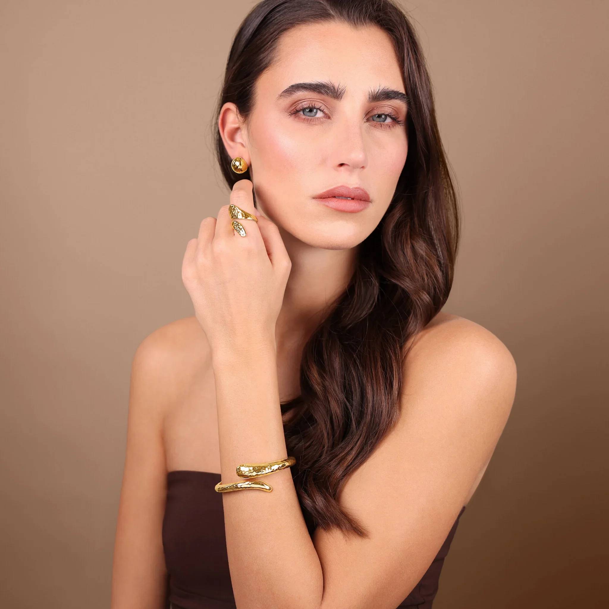 Anello Donna Etrusca Bronzo Dorato Fascia Aperta Martellata WSET00879.YG-16