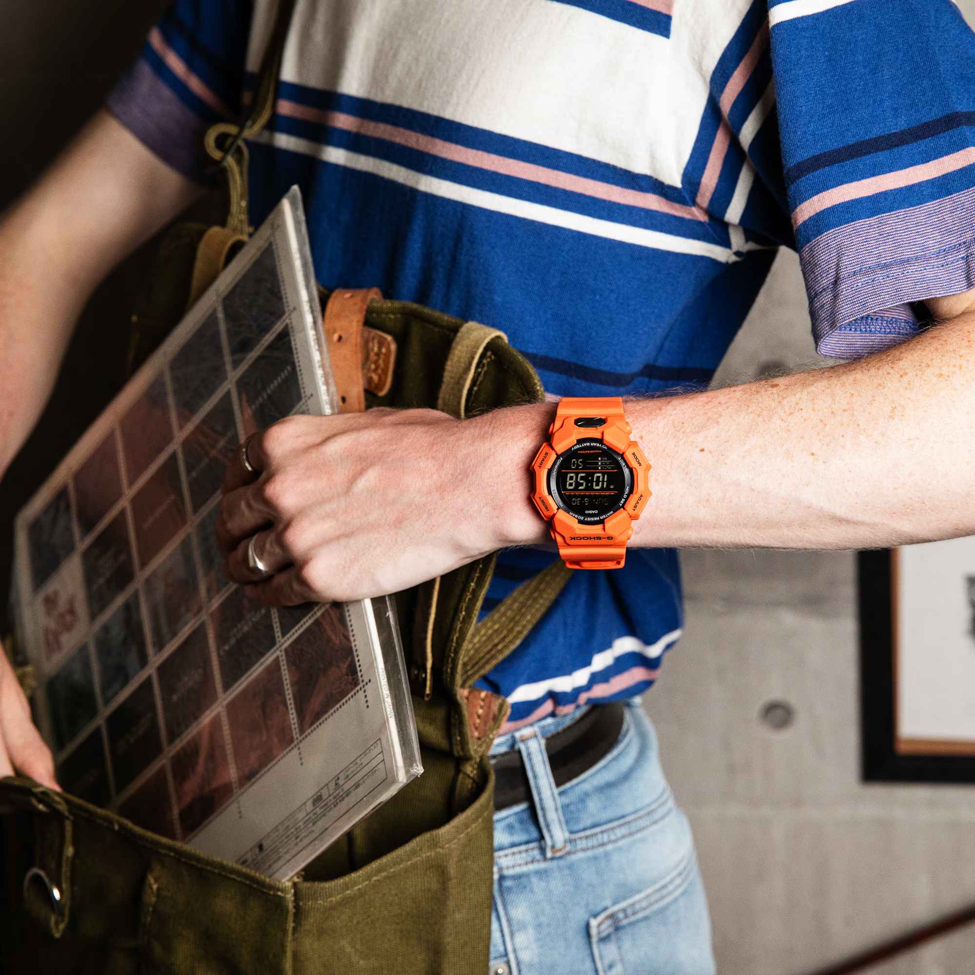 Orologio Uomo Casio G-SHOCK Arancione Digitale 10 Anni Batteria GA-010-4ER