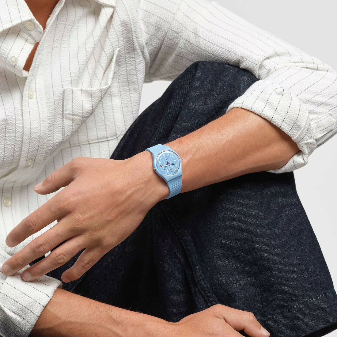 Orologio Unisex Swatch Trendy Lines In The Sky Quarzo Doppia Data Azzurro SO28S704