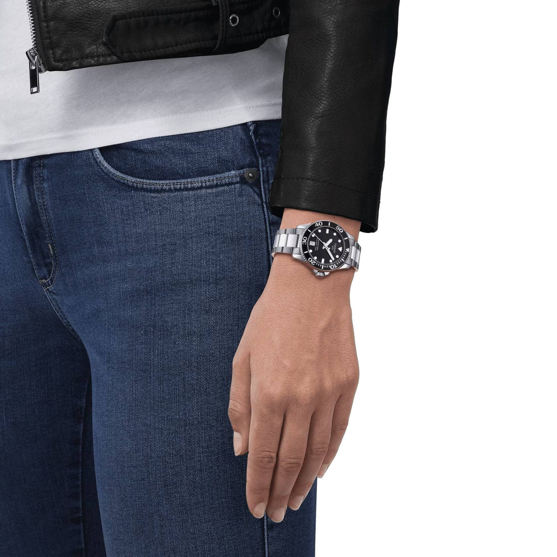 Orologio Unisex Tissot Quarzo Solo Tempo Acciaio Seastar Nero 300 m T1202101105100